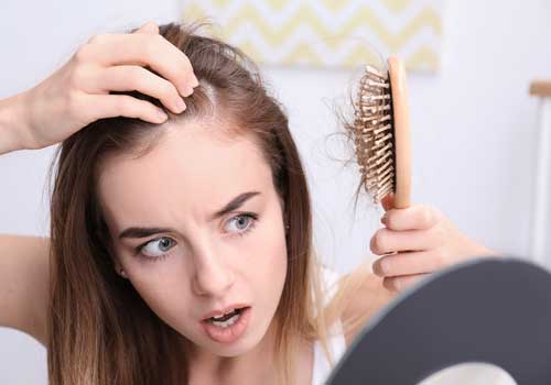 Voici comment la poudre d'amla peut vous aider à obtenir des cheveux plus  volumineux et beaux - La Vie Nature